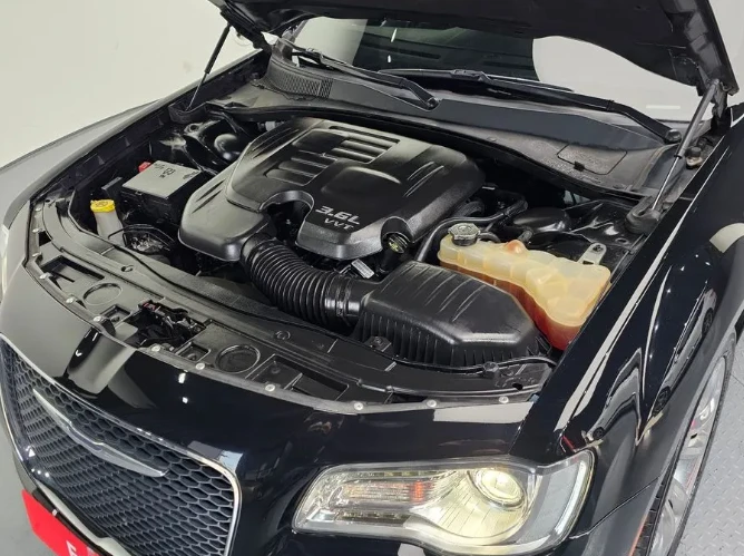 Chrysler 300c 3.6 - изображение 6