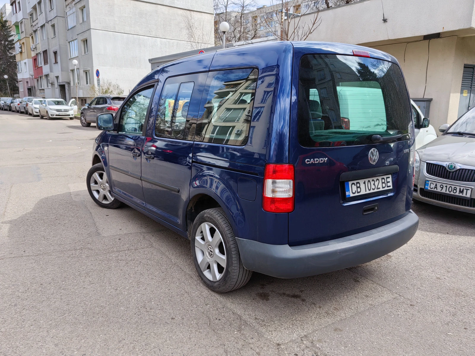 VW Caddy 1.9 TDI Life - изображение 2