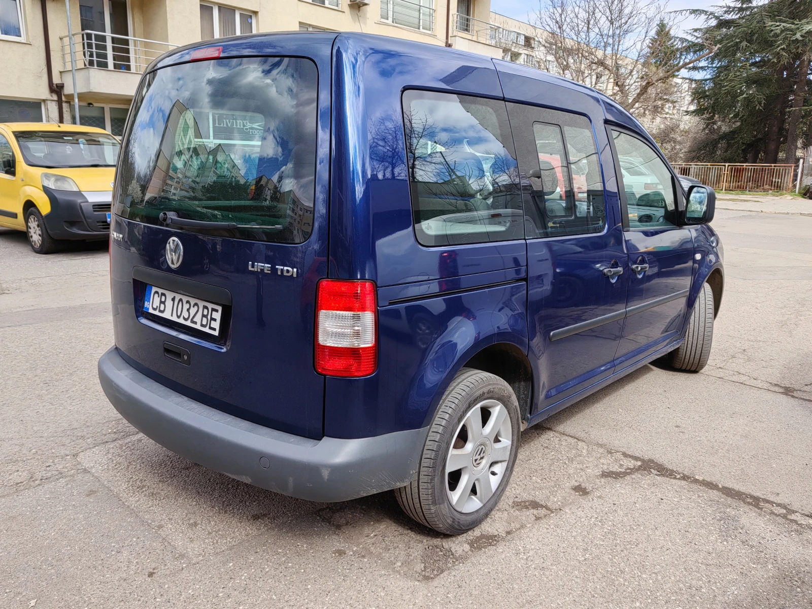 VW Caddy 1.9 TDI Life - изображение 3