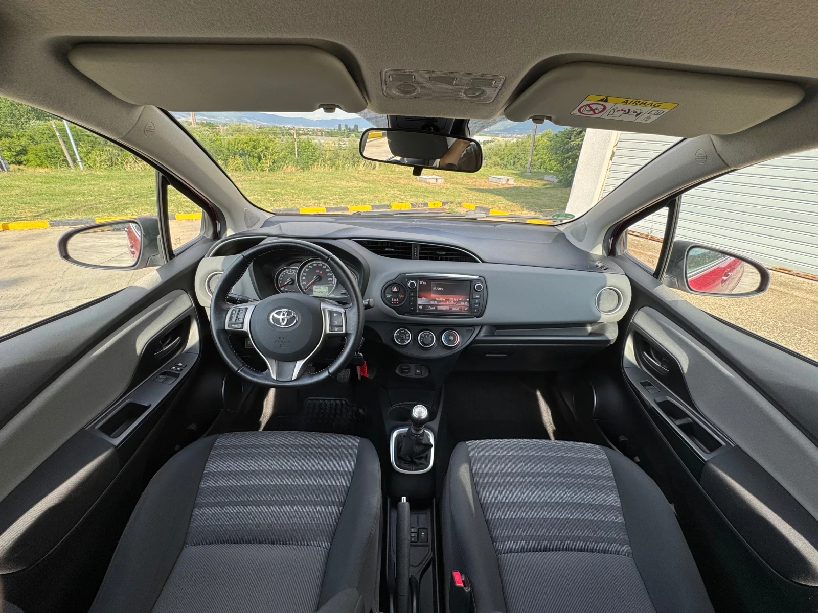Toyota Yaris Edition S * 1.3 i* 129 000* 2017* KTEO* COC - изображение 8