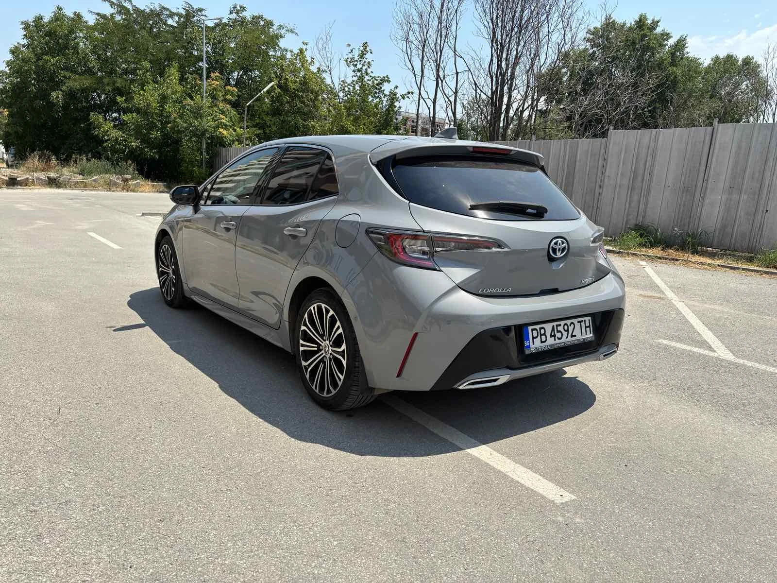 Toyota Corolla Luxury 2.0  - изображение 3