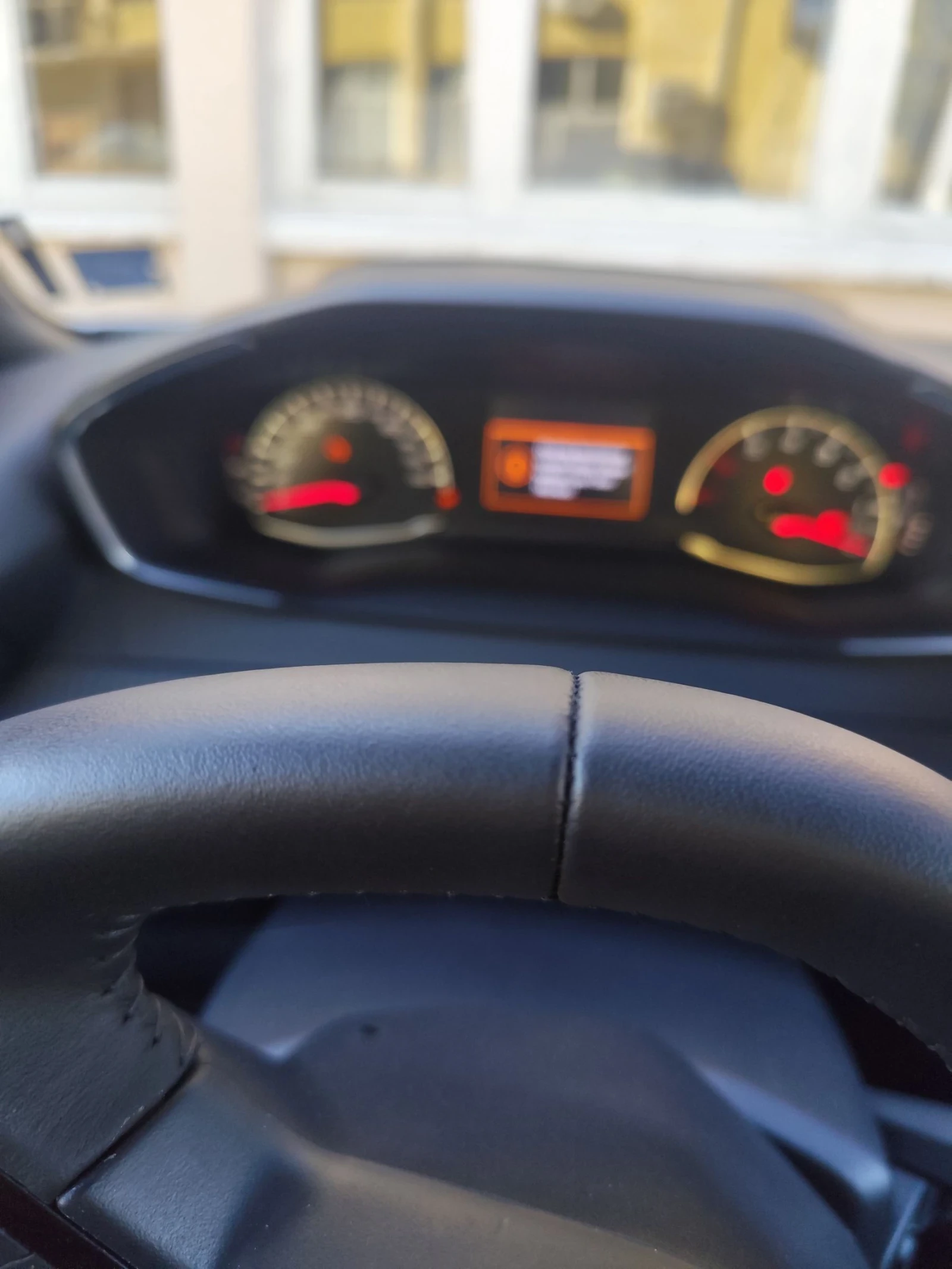 Peugeot 2008 1.2 Pure Tech Active 100 k.c - изображение 8