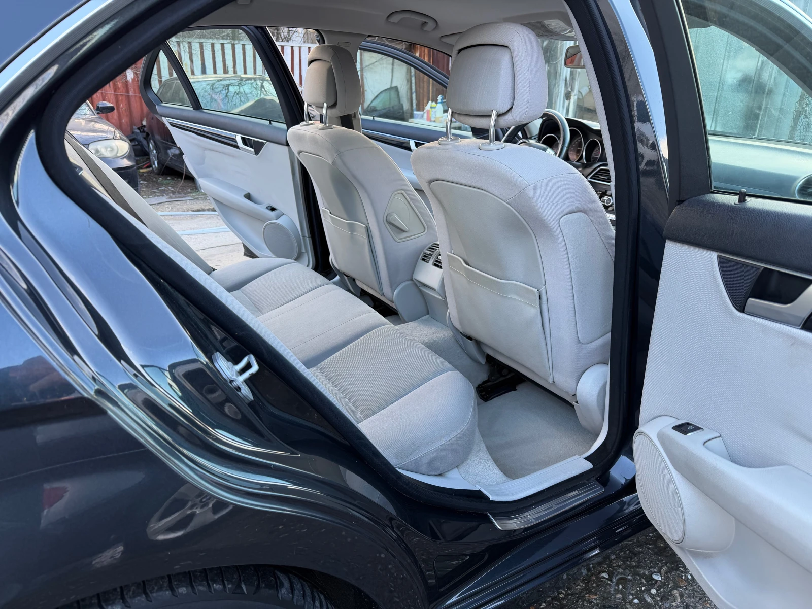 Mercedes-Benz C 220 CDI 170HP 6 SPEED FACELIFT LED NAVI KLIMA 2014G E5 | Mobile.bg � ����������� 17