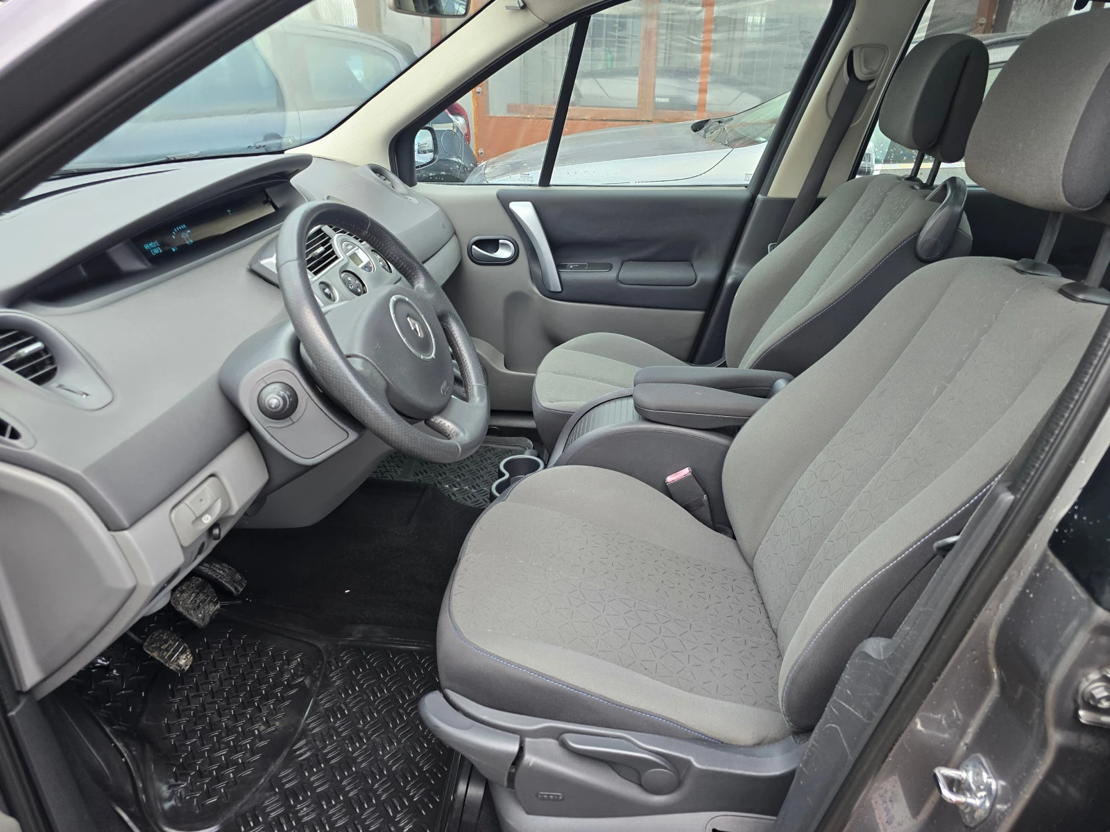 Renault Grand scenic 1.9dCi/6+ 1места/6-ск./Лизинг - изображение 7