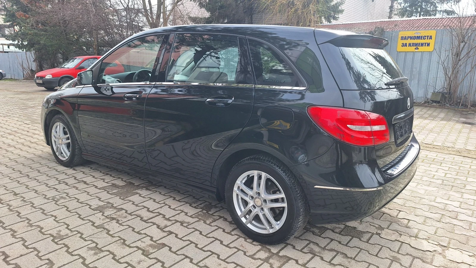 Mercedes-Benz B 180, снимка 2 - Автомобили и джипове - 53906586
