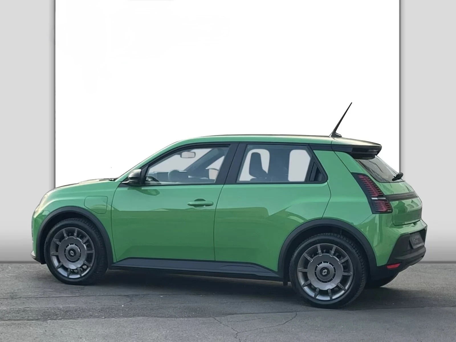 Renault 5 Evolution / Keyless/  Heated Seats / LED / NAVI, снимка 3 - Автомобили и джипове - 54064358