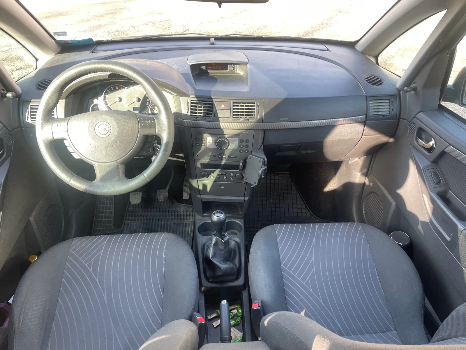 Opel Meriva 1.3CDTI, снимка 10 - Автомобили и джипове - 54070079