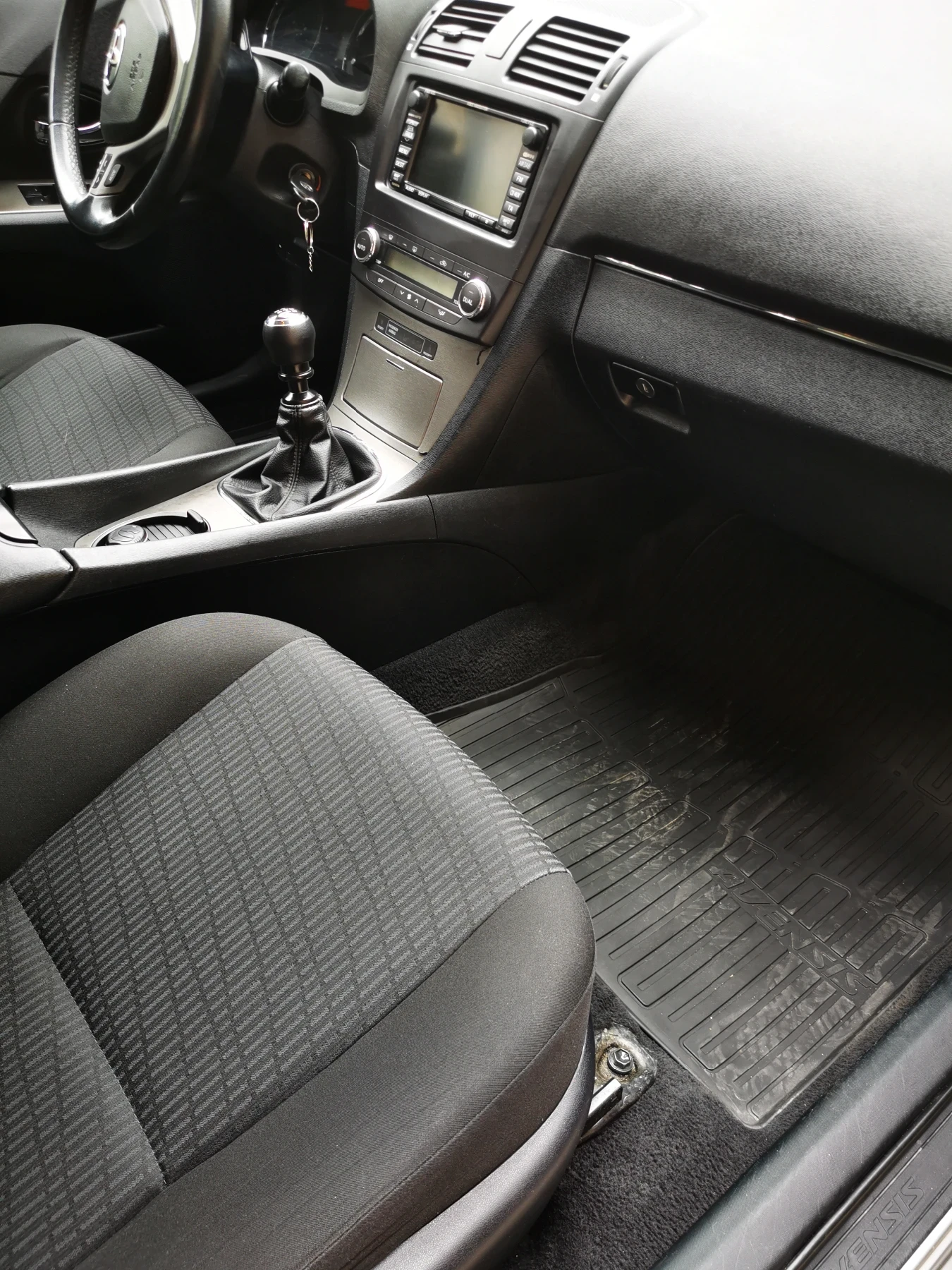 Toyota Avensis, снимка 5 - Автомобили и джипове - 54250510