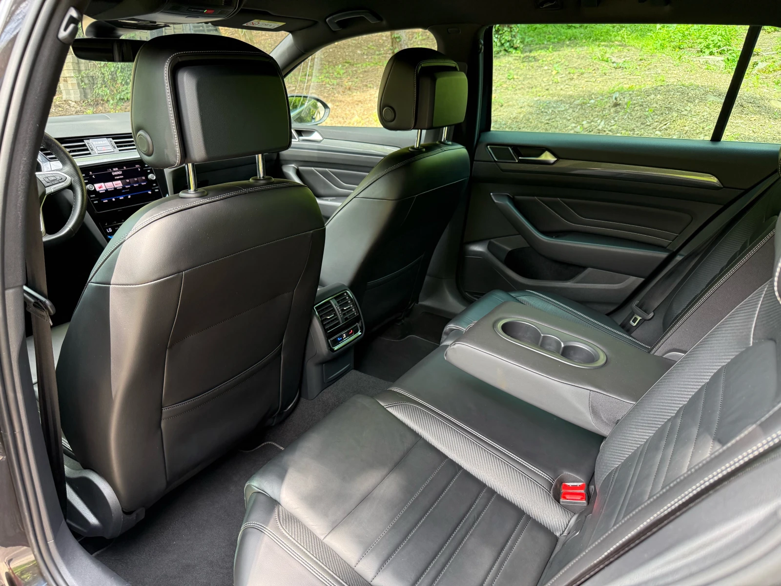 VW Passat 2.0TDI* 3ХR-LINE* 200K.C* DIST* CAM* IQ* ТЕГЛИЧ* , снимка 12 - Автомобили и джипове - 54622369