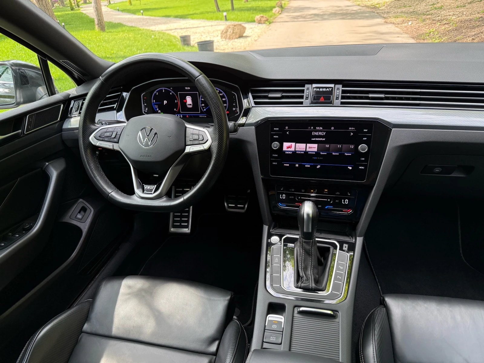 VW Passat 2.0TDI* 3ХR-LINE* 200K.C* DIST* CAM* IQ* ТЕГЛИЧ* , снимка 7 - Автомобили и джипове - 54622369