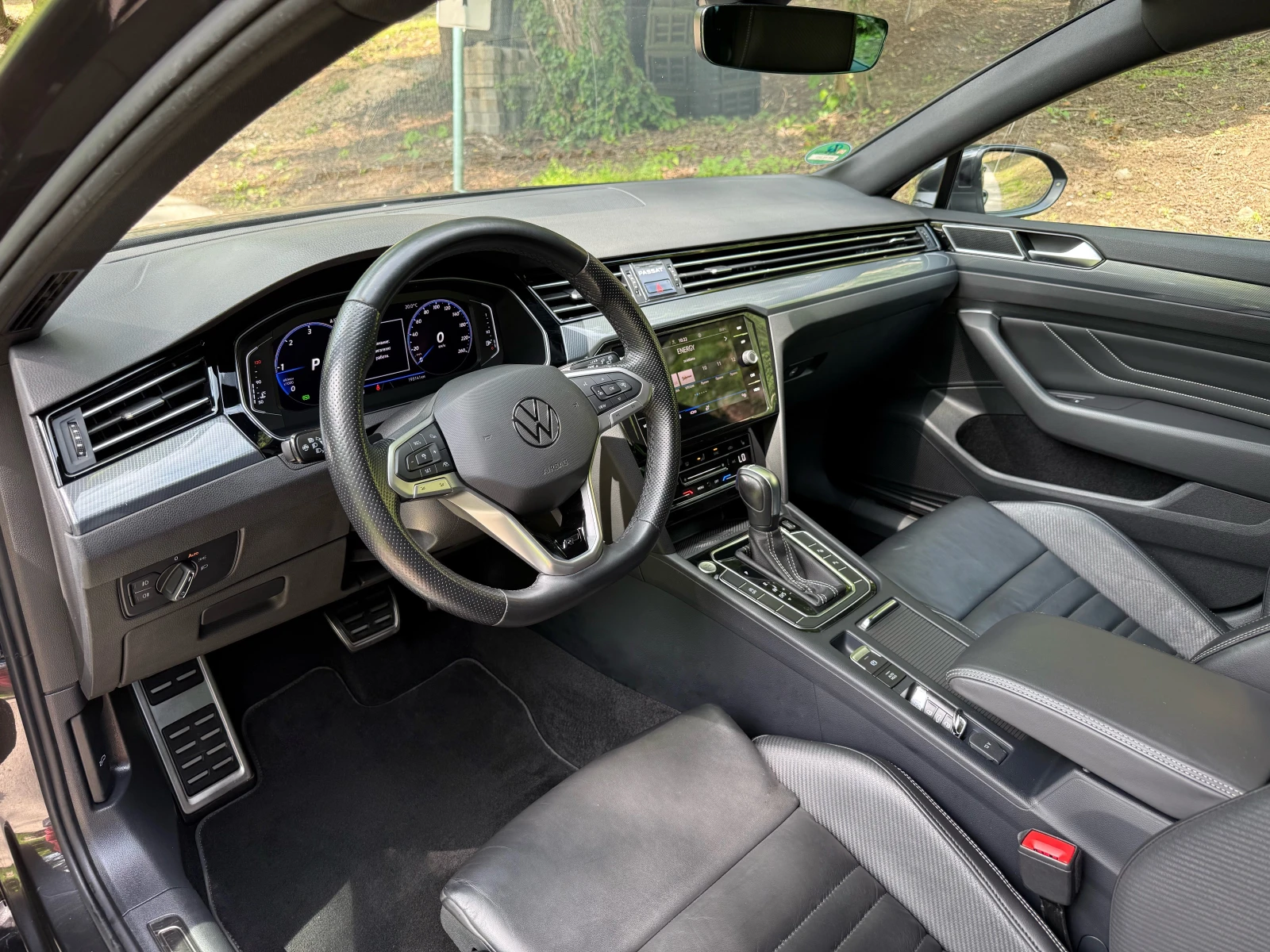 VW Passat 2.0TDI* 3ХR-LINE* 200K.C* DIST* CAM* IQ* ТЕГЛИЧ* , снимка 6 - Автомобили и джипове - 54622369