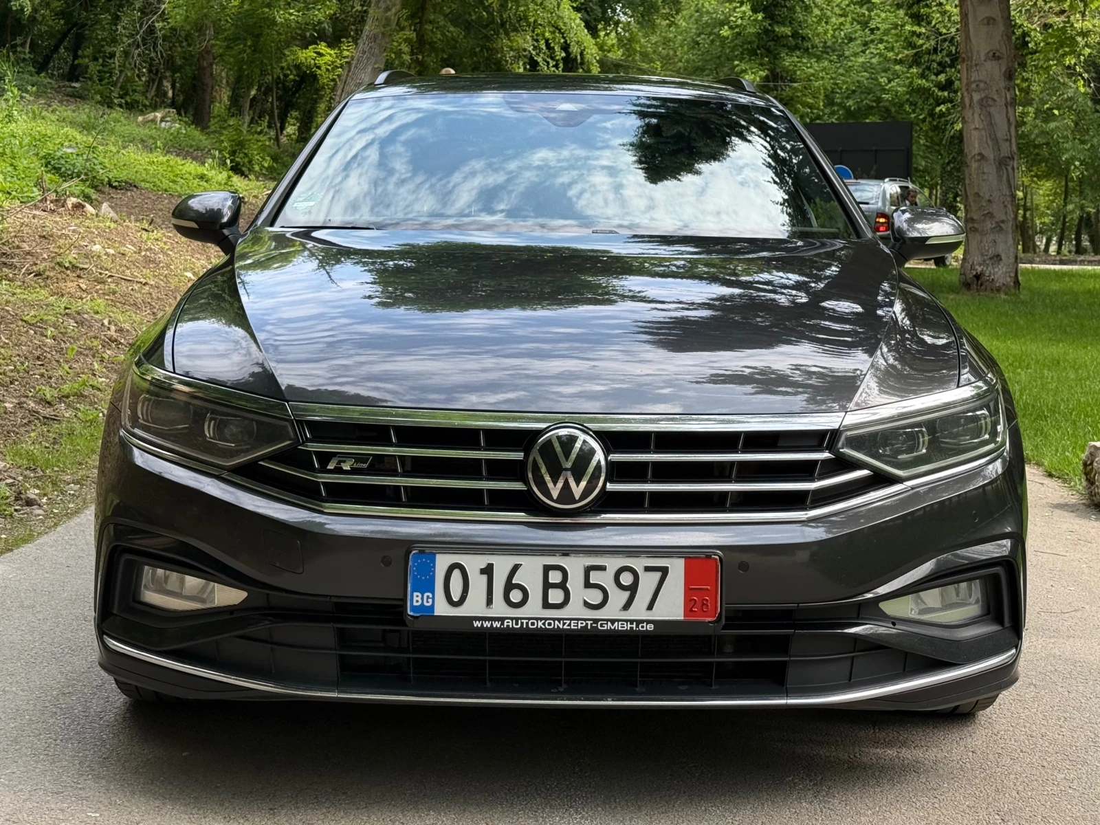 VW Passat 2.0TDI* 3ХR-LINE* 200K.C* DIST* CAM* IQ* ТЕГЛИЧ* , снимка 2 - Автомобили и джипове - 54622369