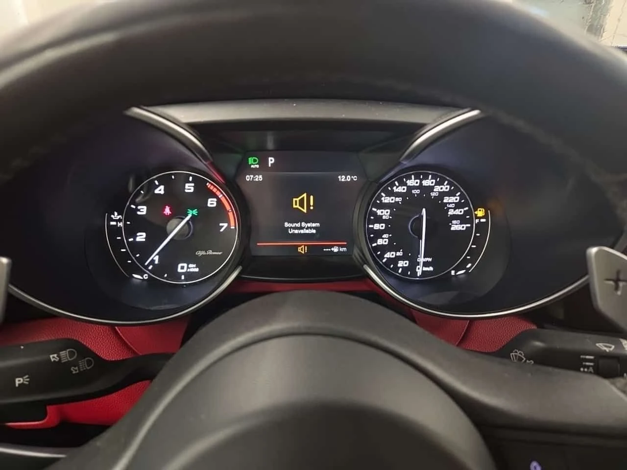 Alfa Romeo Giulia * TI SPORT* АВТОКРЕДИТ БЕЗ ПЪРВОНАЧАЛНА ВНОСКА* , снимка 9 - Автомобили и джипове - 54665537