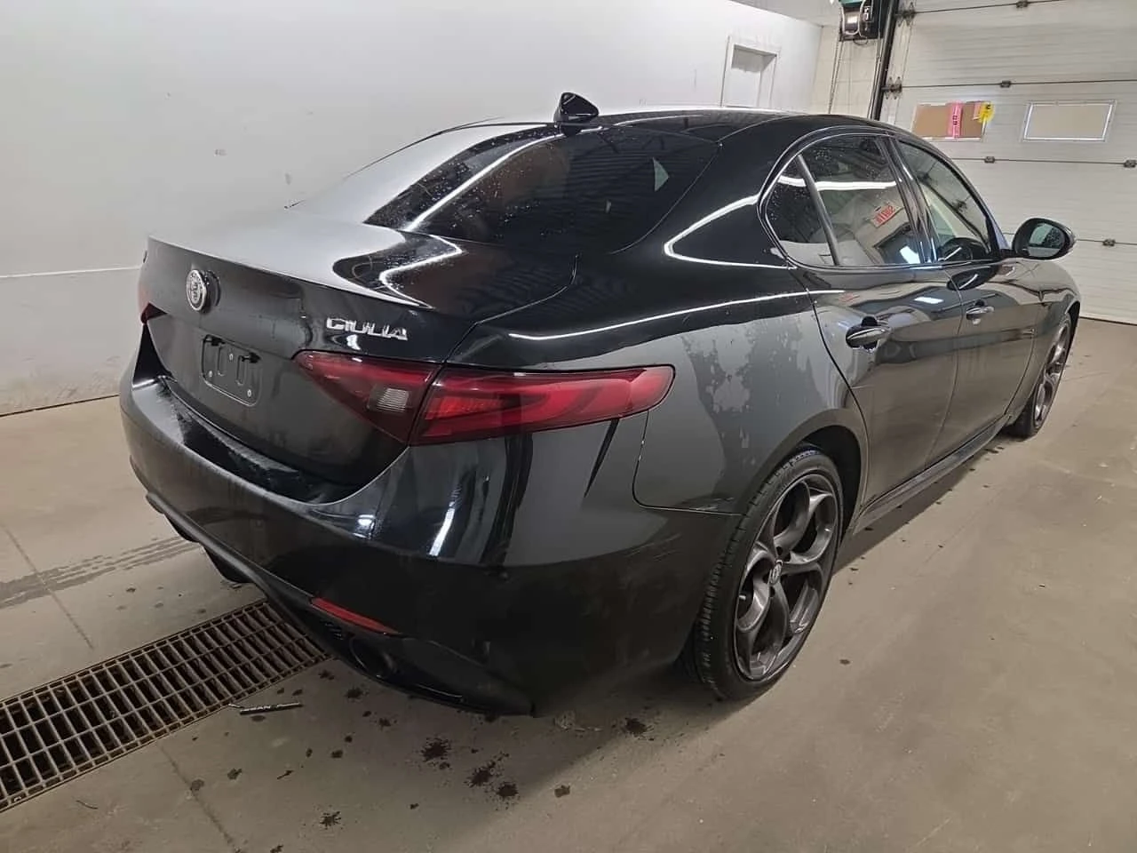Alfa Romeo Giulia * TI SPORT* АВТОКРЕДИТ БЕЗ ПЪРВОНАЧАЛНА ВНОСКА* , снимка 3 - Автомобили и джипове - 54665537