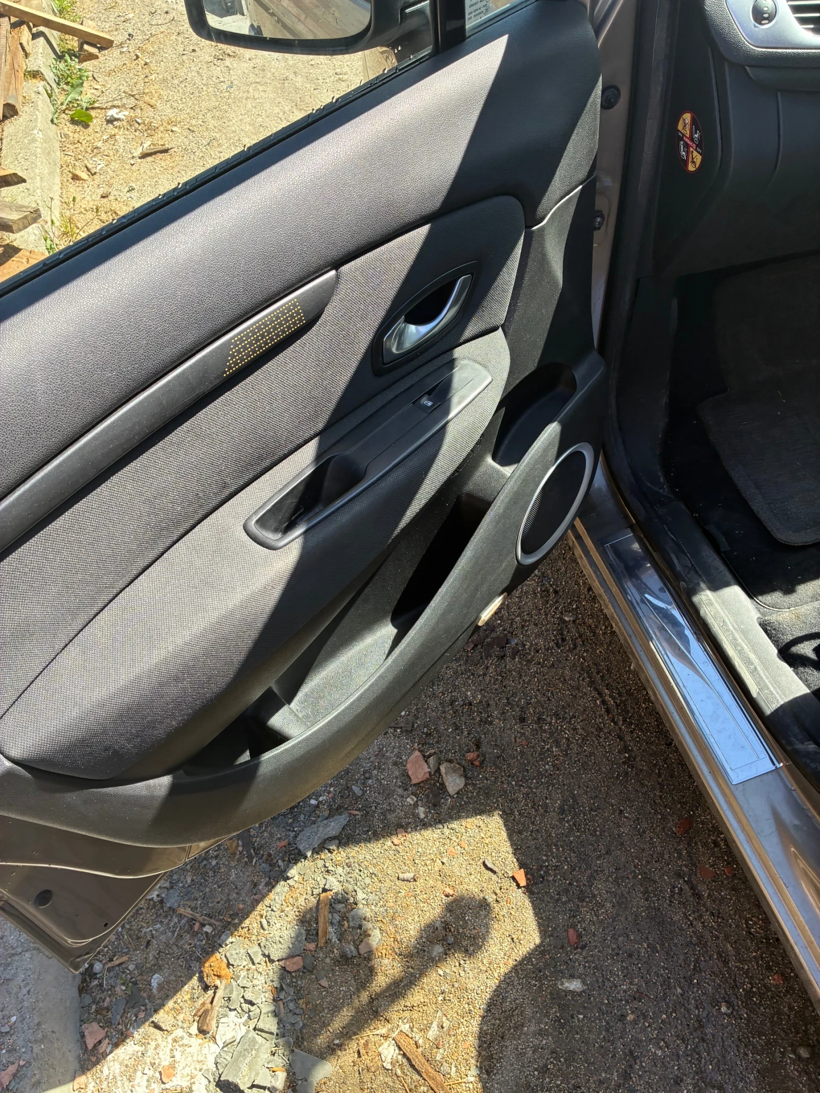 Renault Grand scenic 1.5 dci 106, снимка 8 - Автомобили и джипове - 54713090