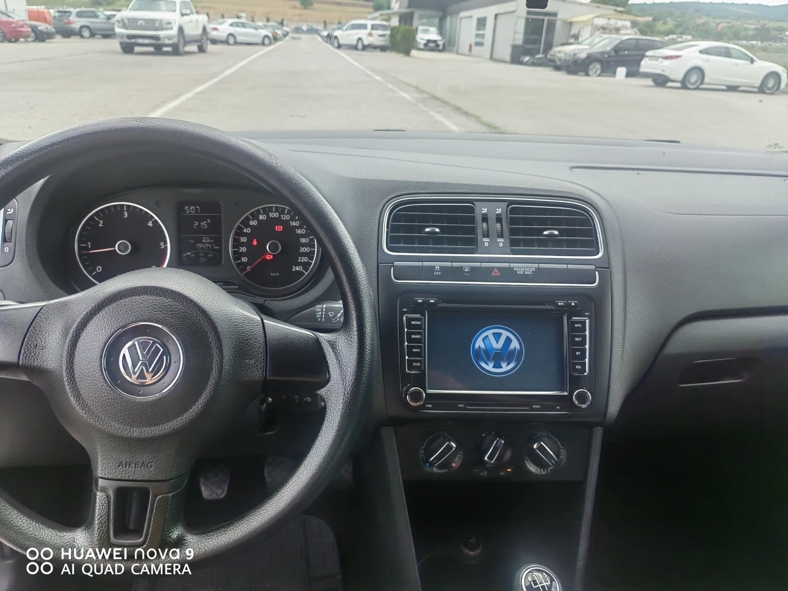 VW Polo 1.6 TDI, снимка 8 - Автомобили и джипове - 54764570