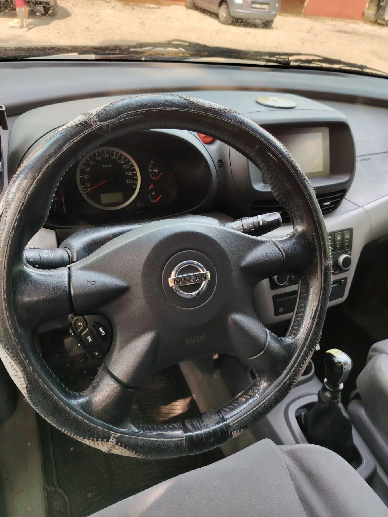 Nissan Almera tino, снимка 5 - Автомобили и джипове - 55608858