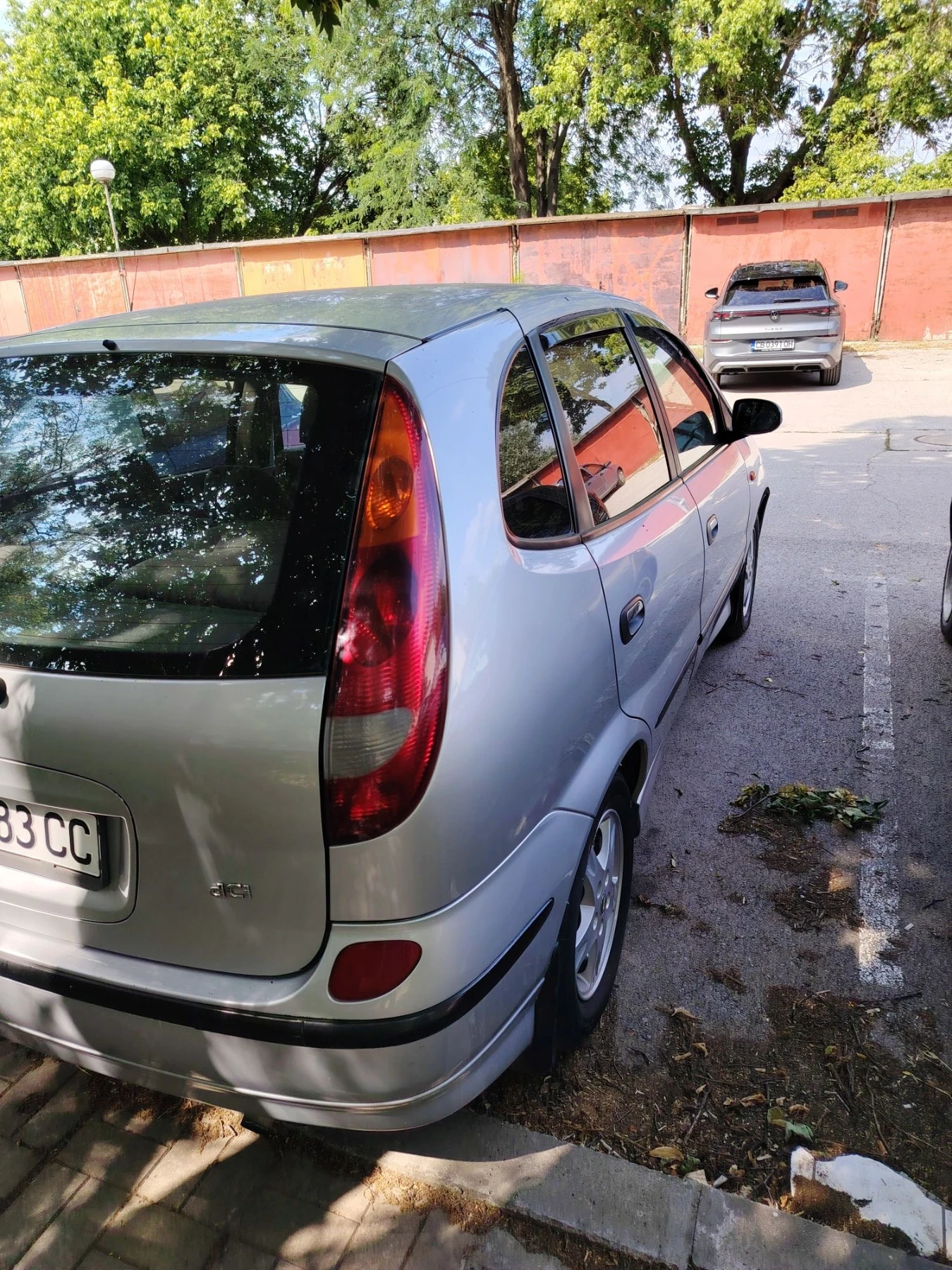 Nissan Almera tino, снимка 3 - Автомобили и джипове - 55608858
