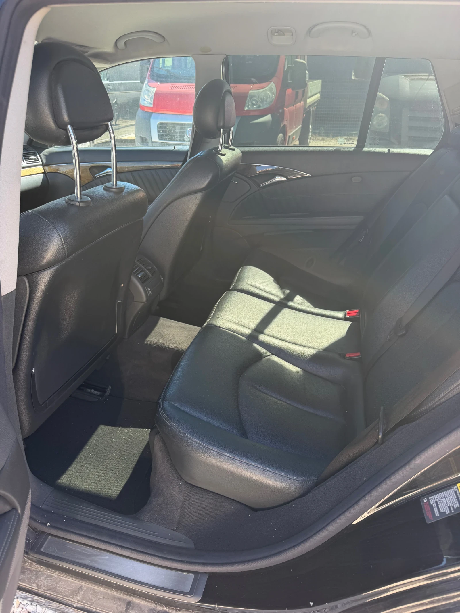 Mercedes-Benz E 280, снимка 12 - Автомобили и джипове - 56357113