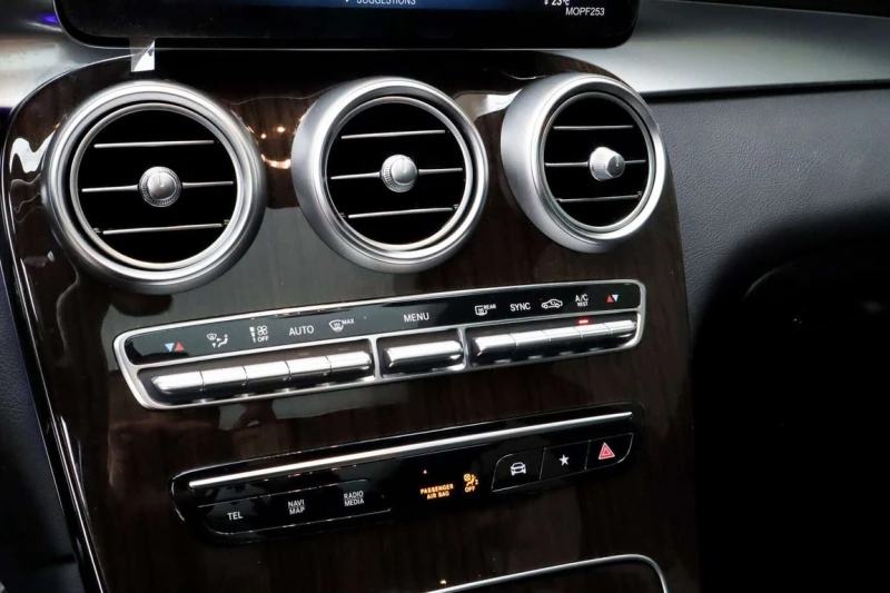 Mercedes-Benz GLC * AMG GLC43 * CARFAX * ЦЕНА ДО БГ, снимка 11 - Автомобили и джипове - 53087154