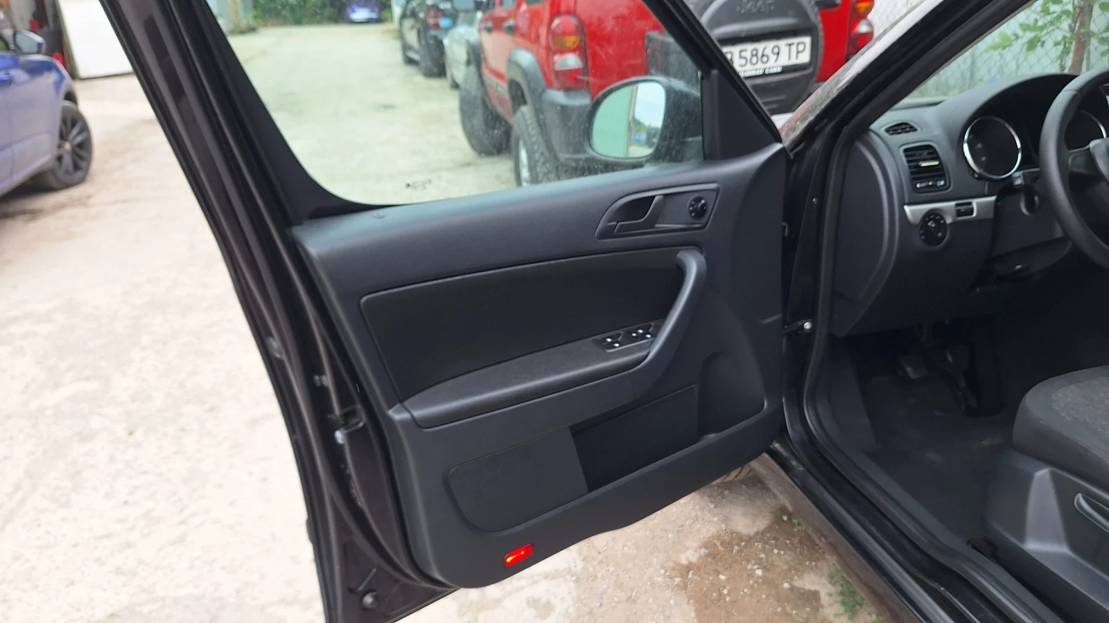 Skoda Yeti 1.8 БЕНЗИН 4х4 - изображение 9