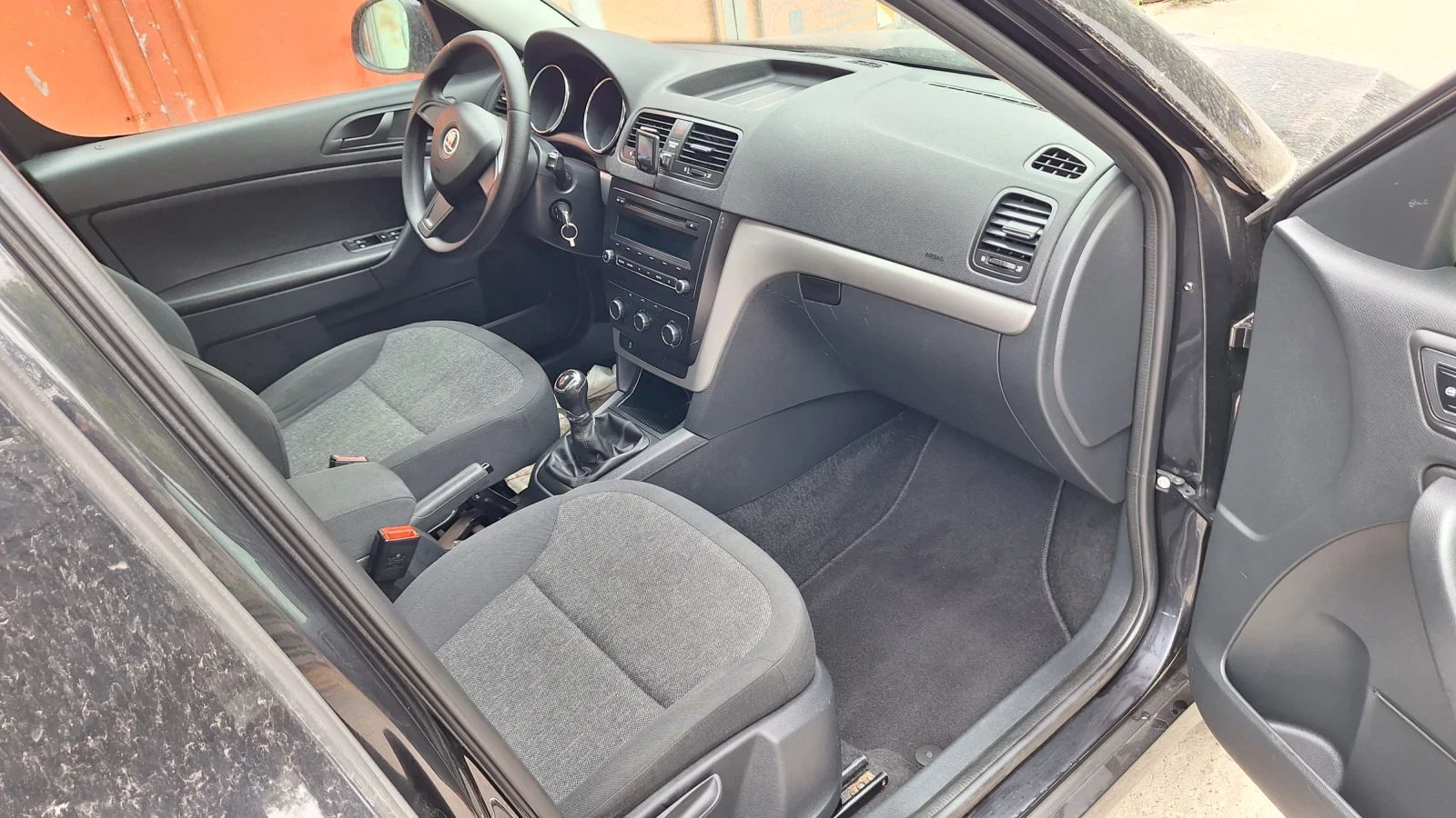 Skoda Yeti 1.8 БЕНЗИН 4х4 - изображение 10