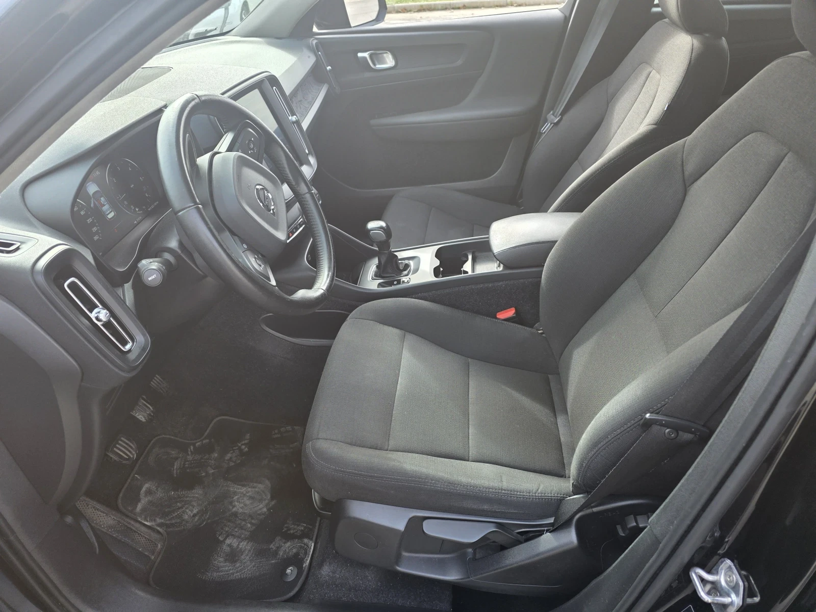 Volvo XC40 2.0D3  - изображение 8