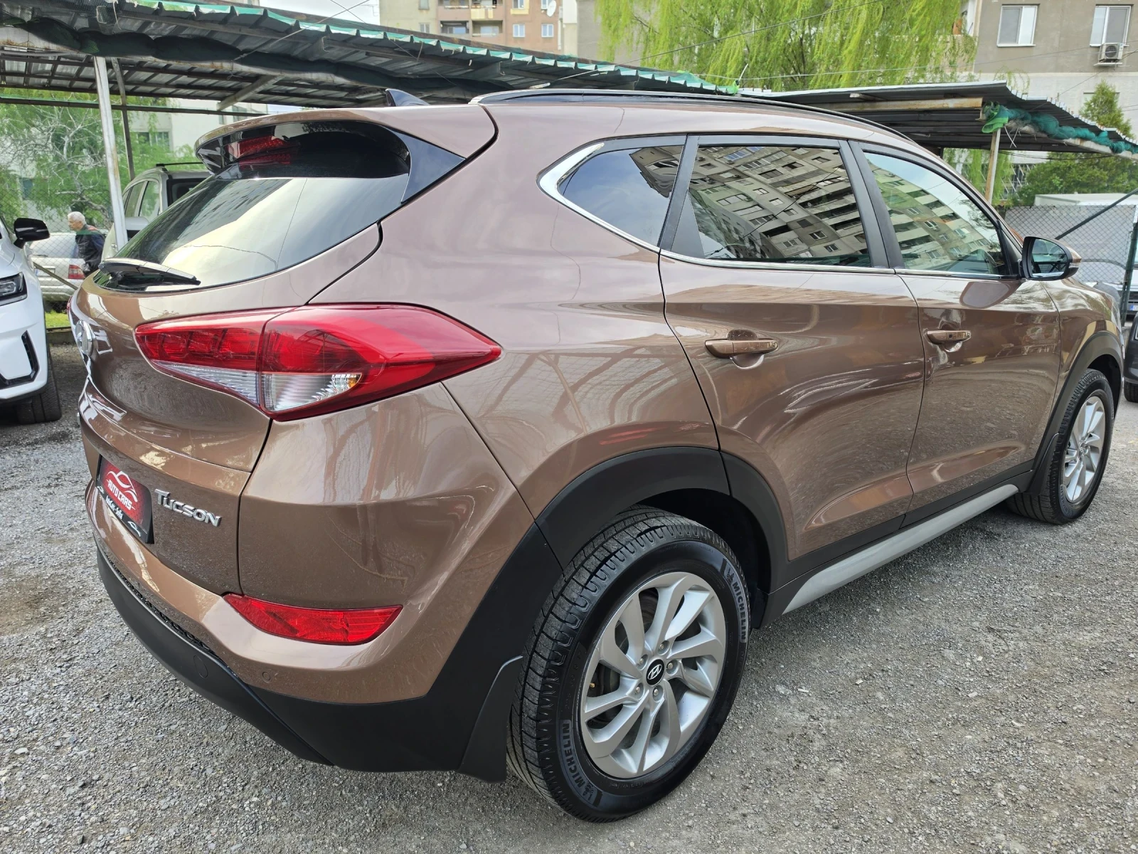 Hyundai Tucson 2.0 AWD* LUXORY, снимка 4 - Автомобили и джипове - 54360126