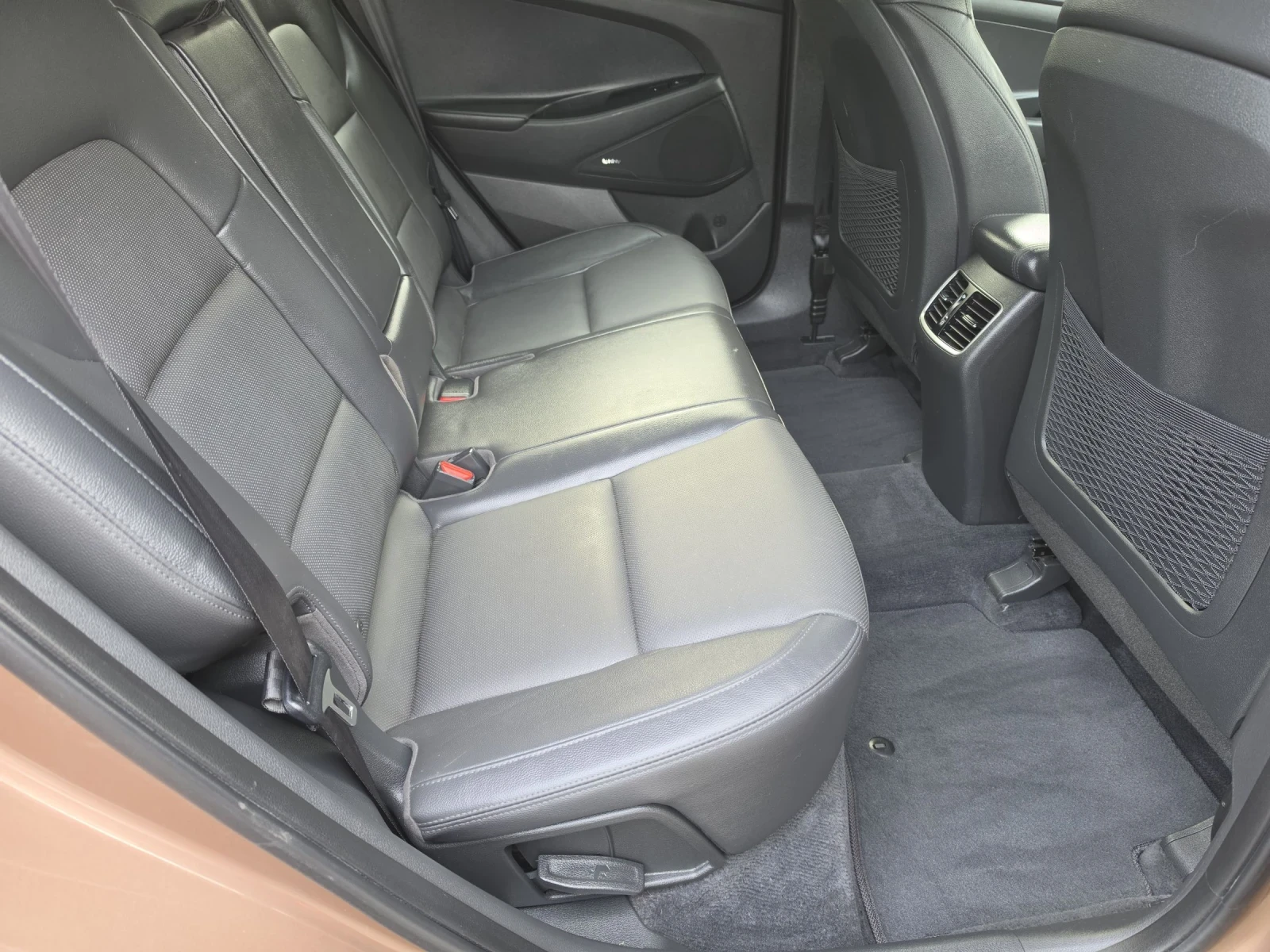 Hyundai Tucson 2.0 AWD* LUXORY, снимка 15 - Автомобили и джипове - 54360126