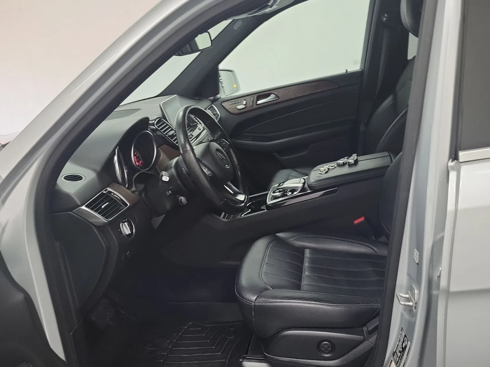Mercedes-Benz GLE 350 AMG Line | AIRMATIC | Panorama | Keyless Go | AMG , снимка 7 - Автомобили и джипове - 54741537
