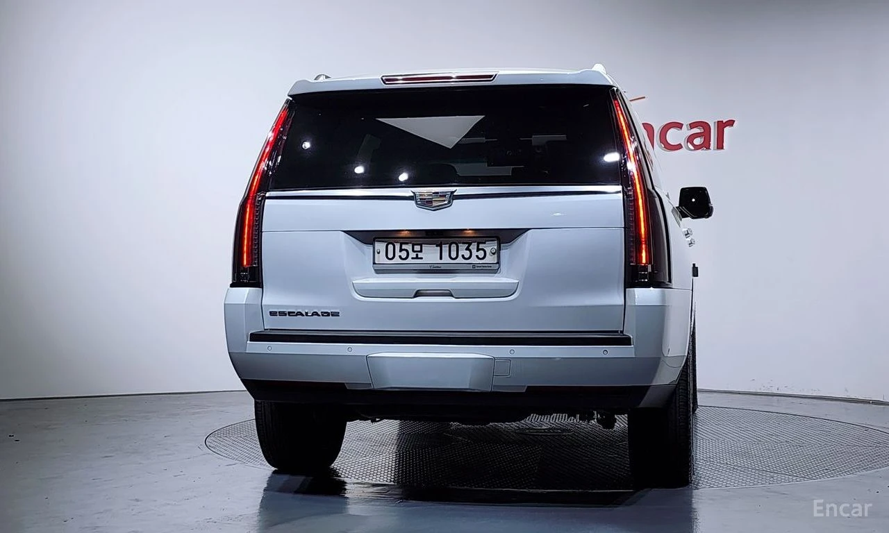 Cadillac Escalade 6.2* V8* ПОДГРЕВ* ОБДУХВАНЕ* МАСАЖ* КЕЙЛЕС* КАМЕРА, снимка 4 - Автомобили и джипове - 55277491