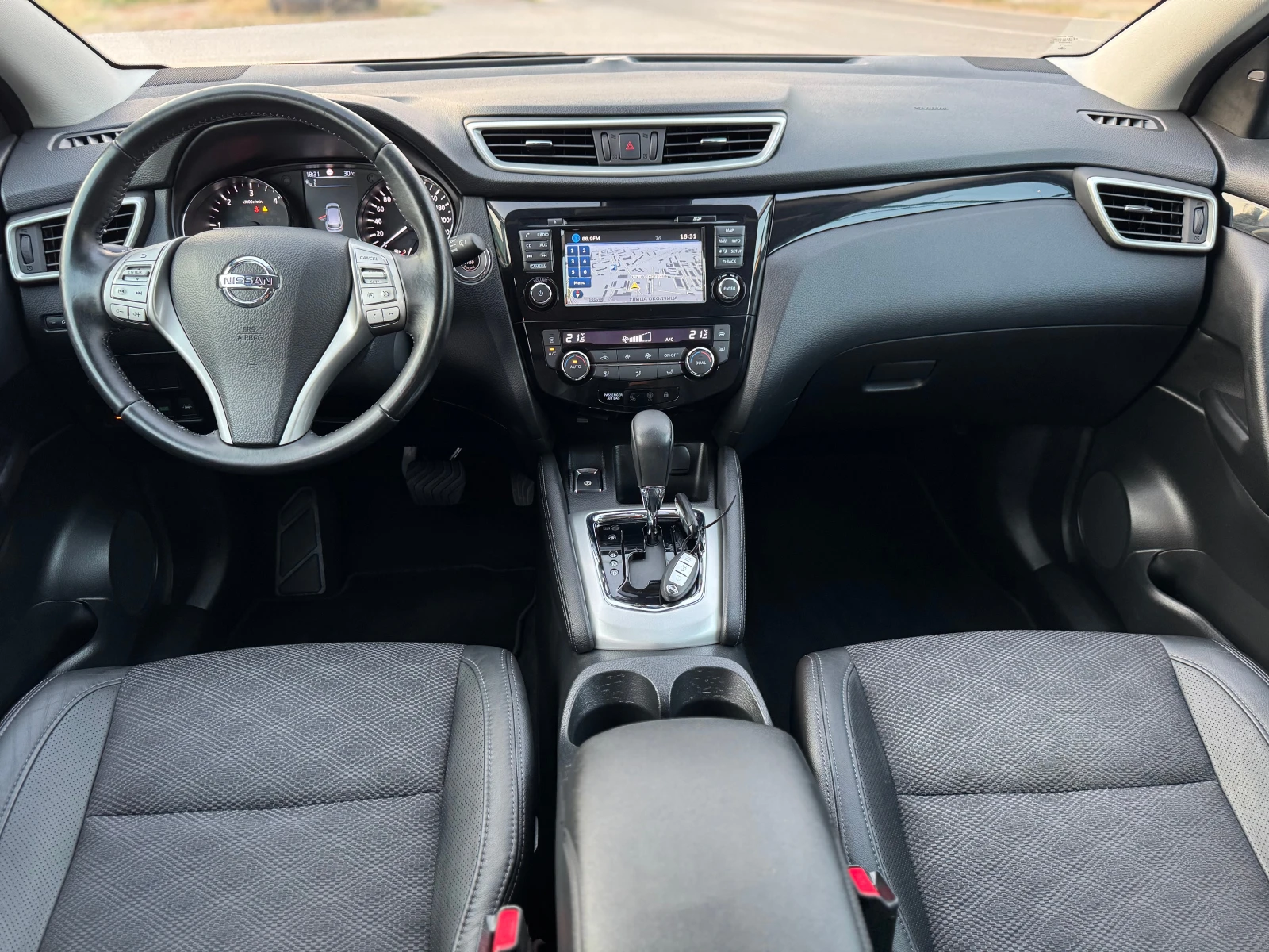 Nissan Qashqai 1.6DCI* Tekna* XENON* NAVI* AUTOMATIC, снимка 11 - Автомобили и джипове - 55384659