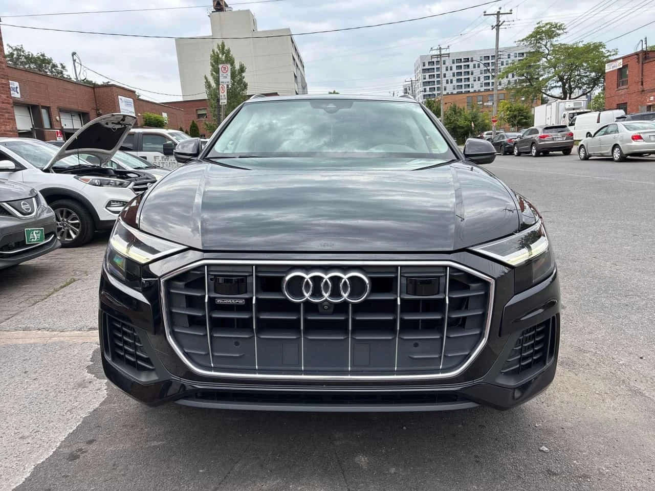 Audi Q8 Progressiv / 360 / ОБДУХВАНЕ / CARFAX , снимка 6 - Автомобили и джипове - 55735451