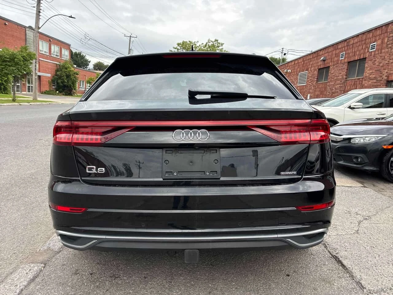 Audi Q8 Progressiv / 360 / ОБДУХВАНЕ / CARFAX , снимка 4 - Автомобили и джипове - 55735451