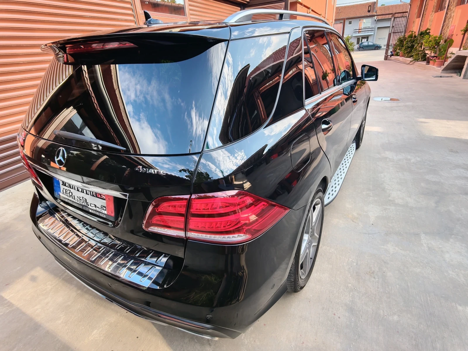Mercedes-Benz GLE 400 9G tronic /AMG /4MATIC /Harman & Kardon /Panorama, снимка 4 - Автомобили и джипове - 55768049