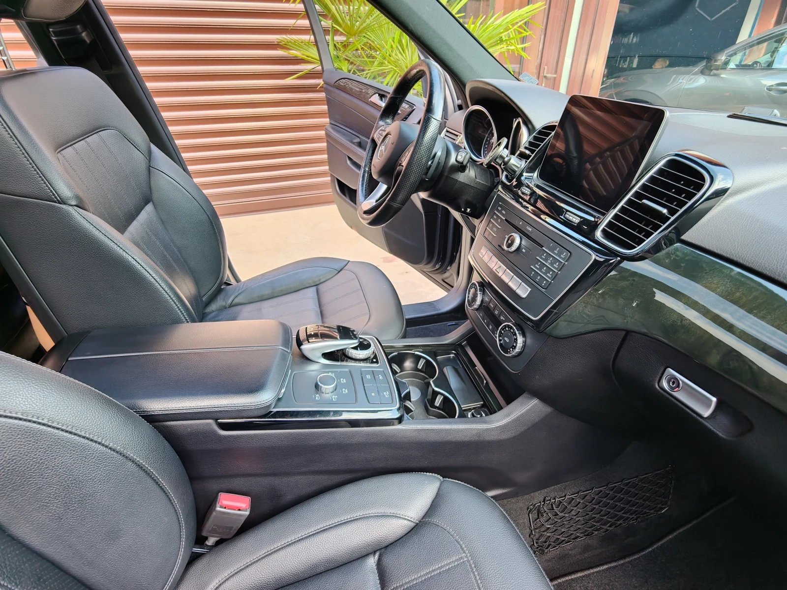 Mercedes-Benz GLE 400 9G tronic /AMG /4MATIC /Harman & Kardon /Panorama, снимка 14 - Автомобили и джипове - 55768049