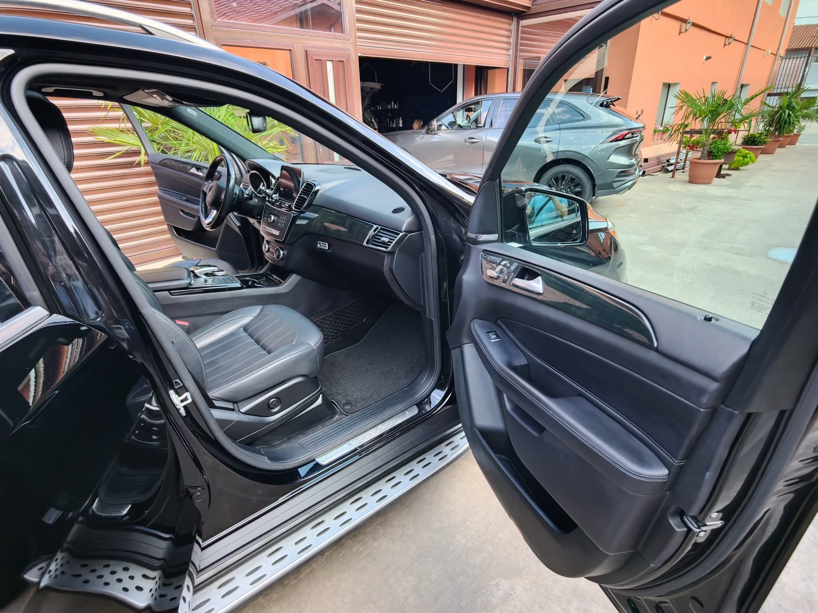 Mercedes-Benz GLE 400 9G tronic /AMG /4MATIC /Harman & Kardon /Panorama, снимка 13 - Автомобили и джипове - 55768049