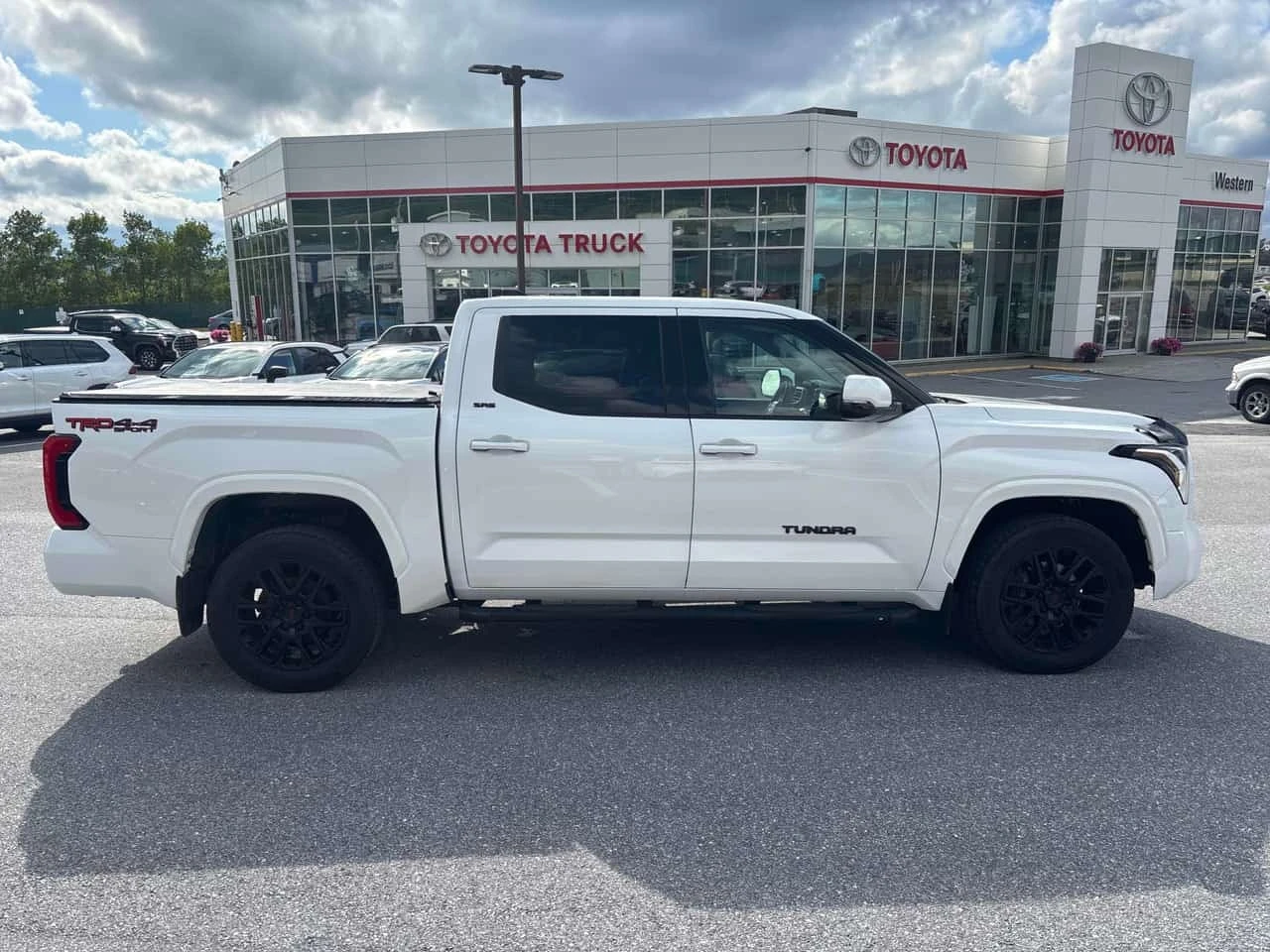 Toyota Tundra SR TRD SPORT CARFAX, снимка 3 - Автомобили и джипове - 55843915