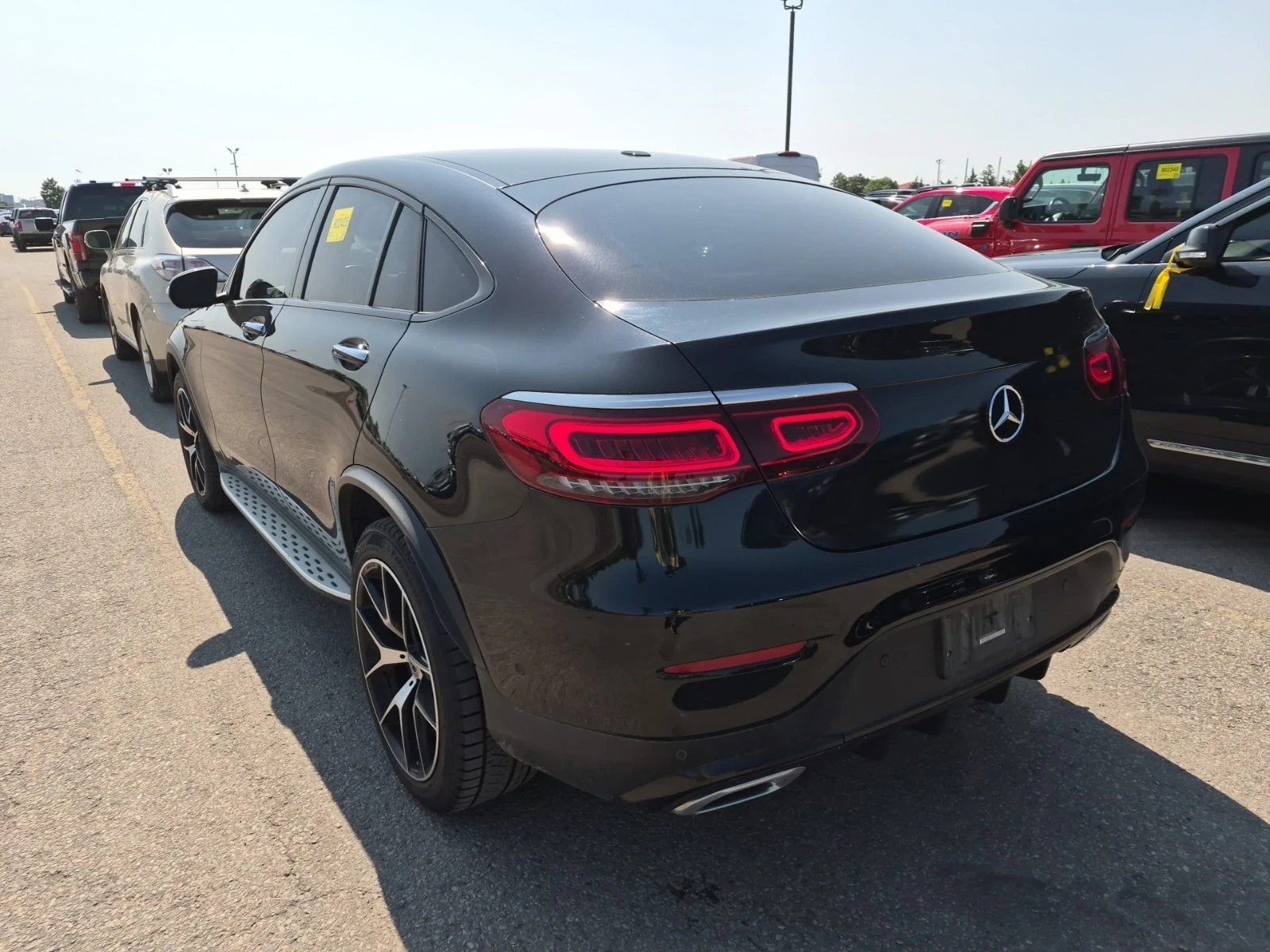 Mercedes-Benz GLC 300 Coupe/CleanCarfax/Certified/Finance , снимка 4 - Автомобили и джипове - 55847590