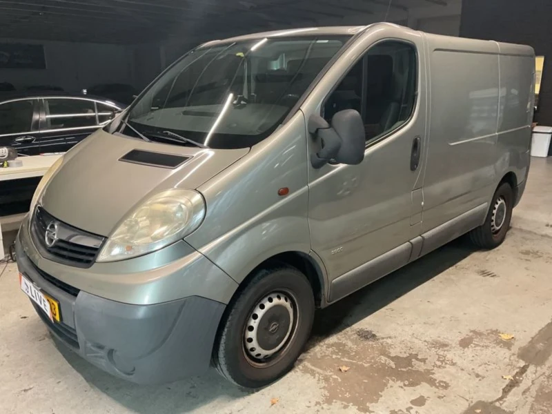 Opel Vivaro 2.5