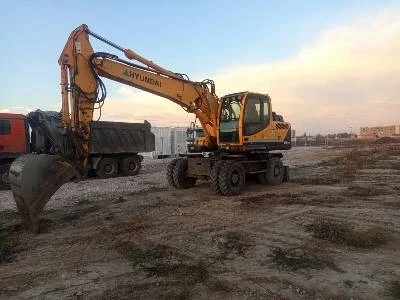 Багер Hyundai 16, снимка 4 - Индустриална техника - 53157388