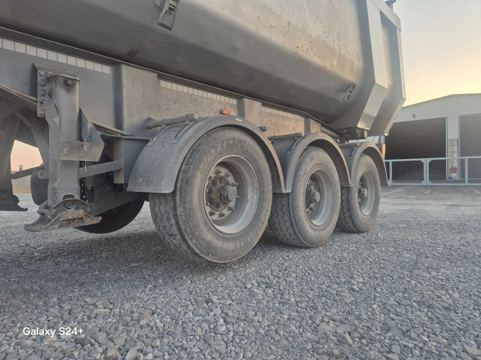 Полуремарке Schwarzmuller, снимка 3 - Ремаркета - 56144659