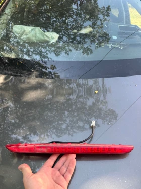 Hundai I30 2017-2020г трети стоп в купето, снимка 2