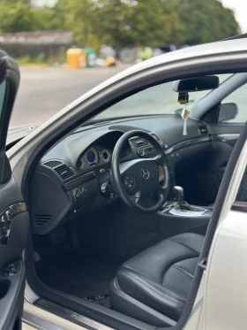 Mercedes-Benz E 320, снимка 6