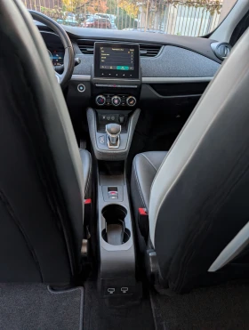 Обява за продажба на Renault Zoe 52kWh_CCS_Камера_Пред/Зад.пактр_SoH 96%_Сертиф ~28 990 лв. - изображение 10 | Auto.bg Обява за продажба на Renault Zoe 52kWh_CCS_Камера_Пред/Зад.пактр_SoH 96%_Сертиф ~28 990 лв. - изображение 10