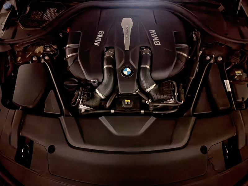 BMW 750 Li xDrive 38хил.км!, снимка 16 - Автомобили и джипове - 45356049