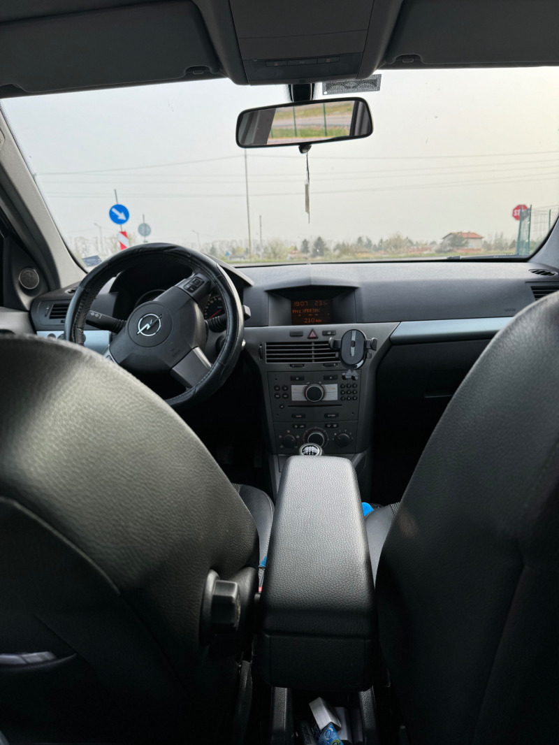 Opel Astra 1.7 cdti, снимка 11 - Автомобили и джипове - 46190740