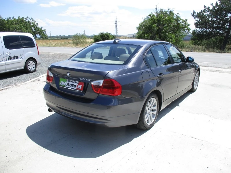 BMW 320 2.0/6ск./163кс./, снимка 4 - Автомобили и джипове - 46672103