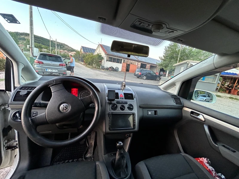 VW Touran 2.0 TDI 140HP BMM, снимка 8 - Автомобили и джипове - 46839712