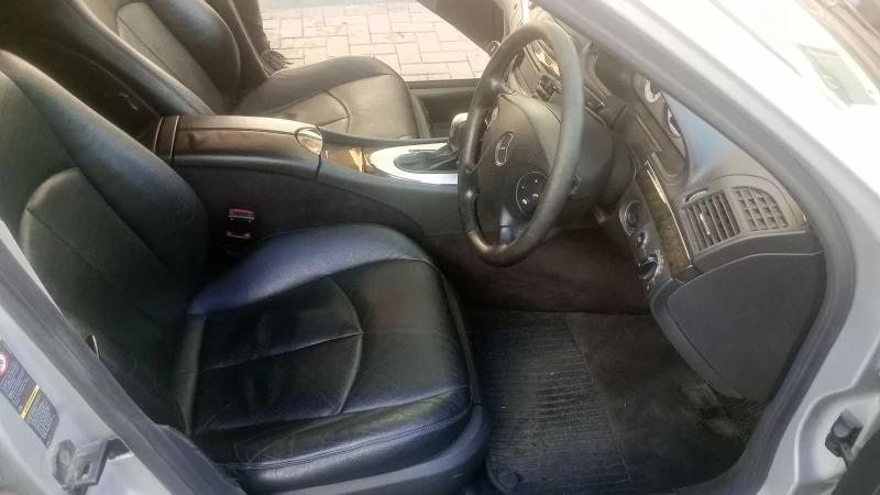 Mercedes-Benz E 320 3.2 CDI, снимка 5 - Автомобили и джипове - 47519198